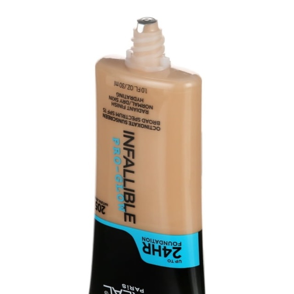 L'Oreal Paris Infallible Pro-Glow Liquid Foundation Makeup, 205 Natural Beige - Picture 3 of 4